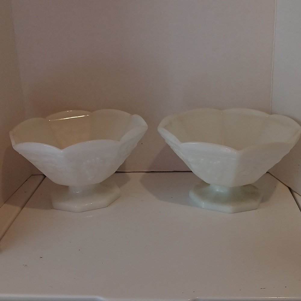 Vintage Anchor Hocking White Scalloped Pedestal Milk Glass Bowls